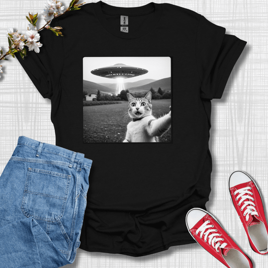 Cat with UFO Graphic T-Shirt, Women T-Shirt, Men T-Shirt, Summer and Fall T-Shirt